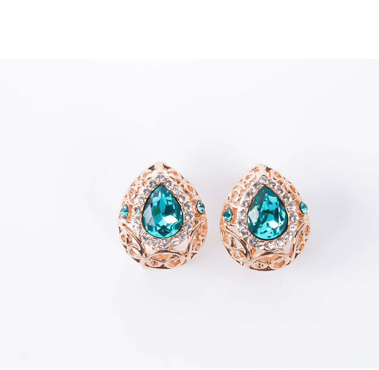 Hollow pattern jewelry set view 4