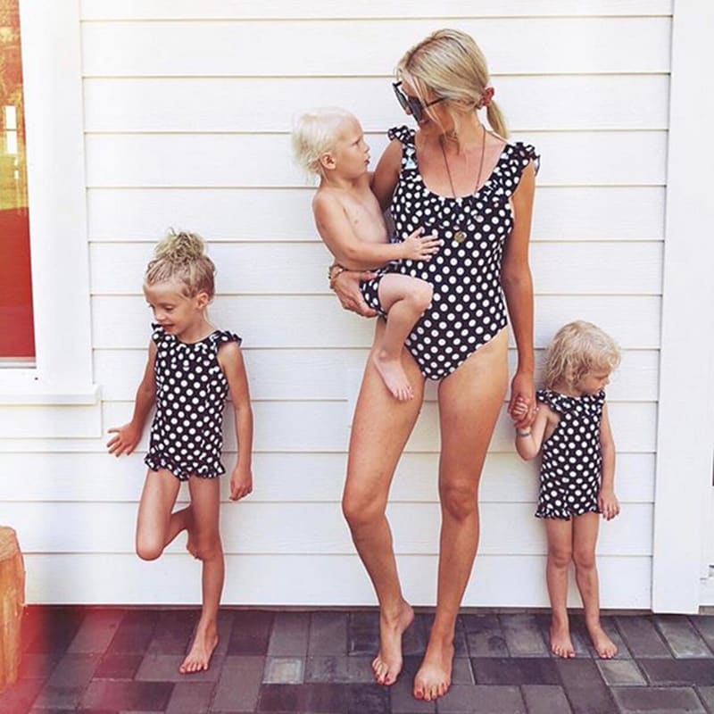 Polka dot swimsuit set view 3