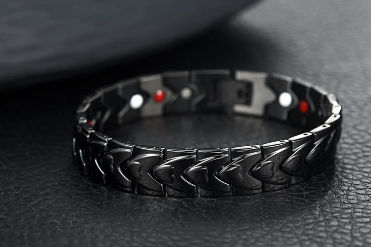 Heart-shaped magnet titanium steel bracelet view 4