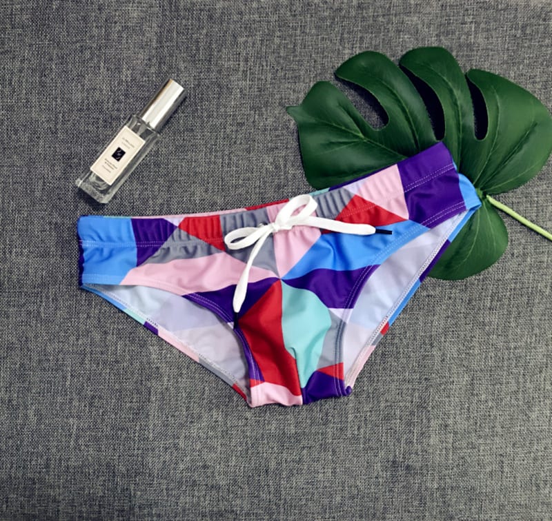 New lattice printed men's swimming trunks