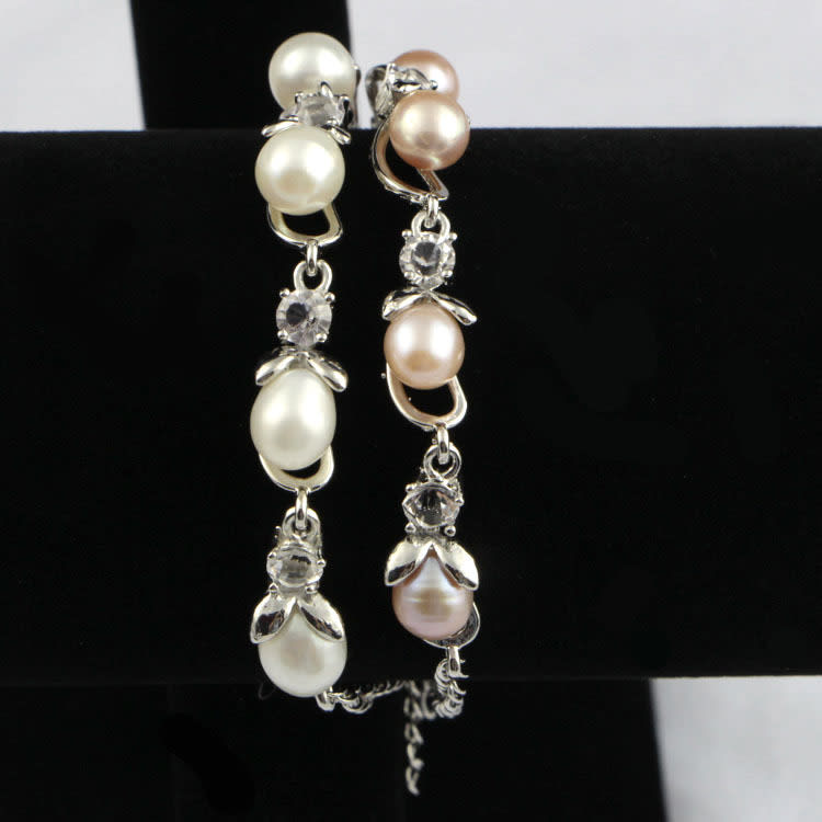 Freshwater pearl bracelet view 5
