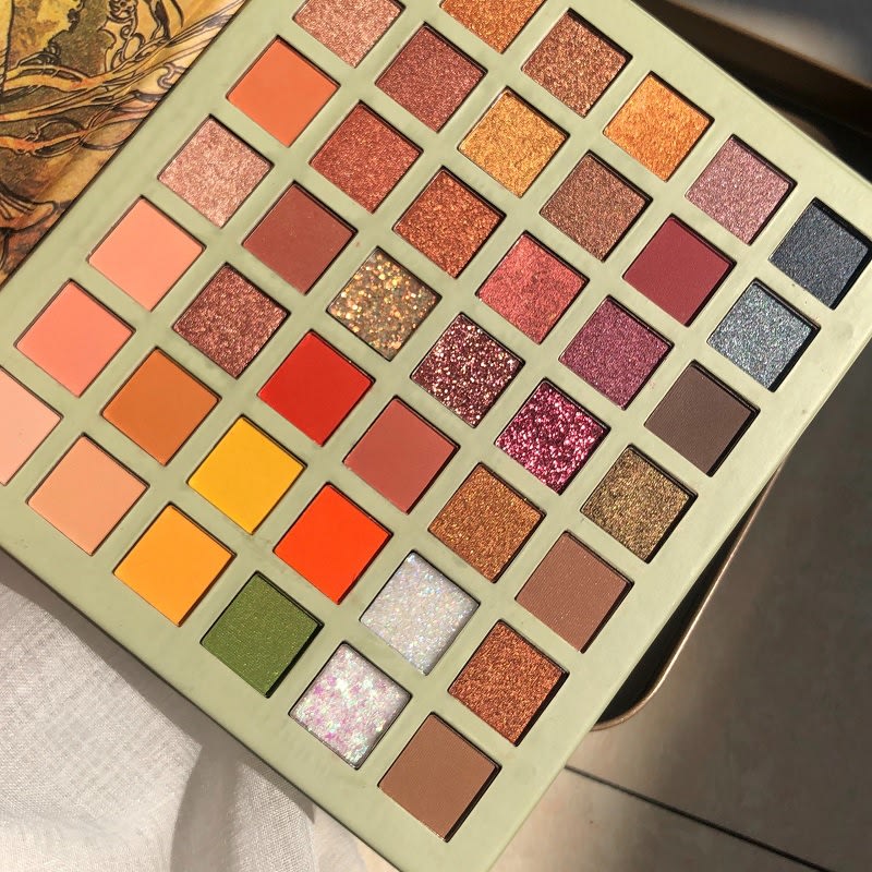 Rose gold bead eyeshadow palette view 4