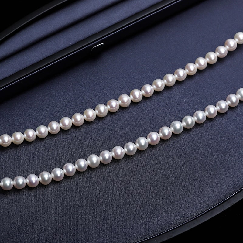 Pearl necklace view 5