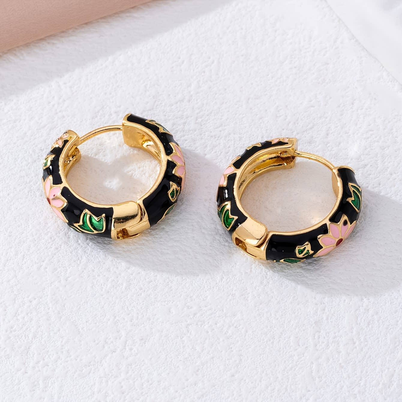 1 Pair Fashion Exquisite Enamel Round Earrings For Women, Daily Commute Wear view 11