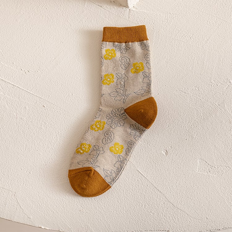 Women's Fashionable And Versatile Retro Mid-calf Socks view 5