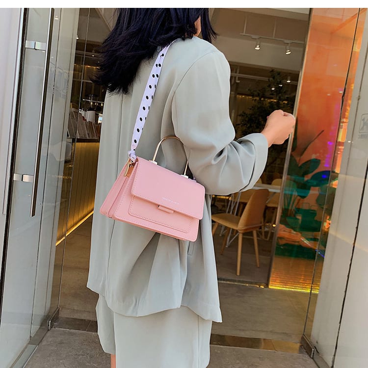 Popular Bags Handbags Small Trendy Fashion Messenger Bag Chain Shoulder Texture Handbag view 4