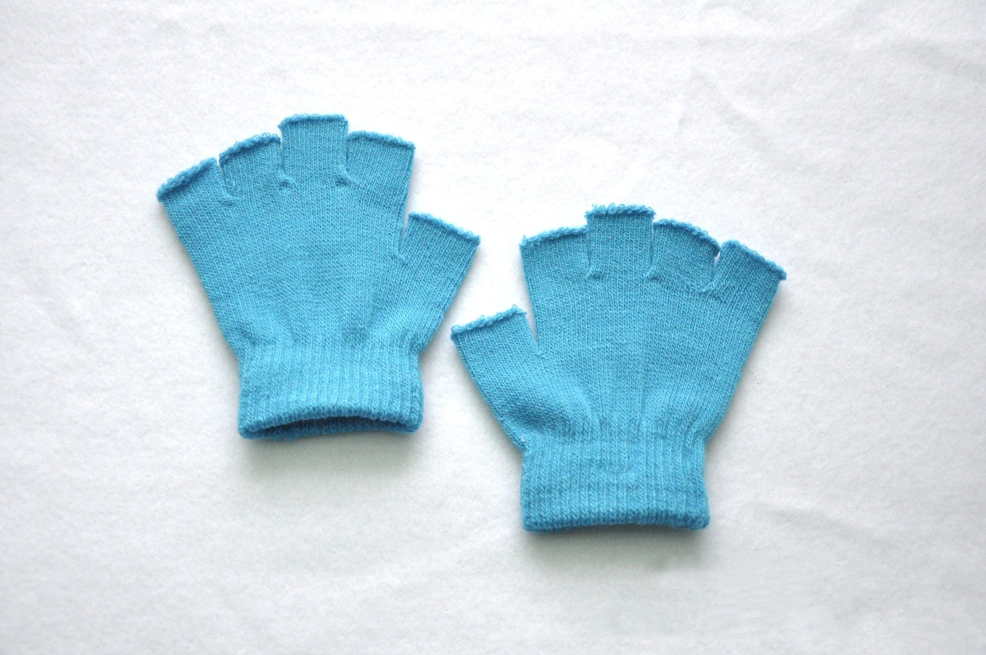 Children's Solid Color Needle Warm Half-finger Gloves view 4