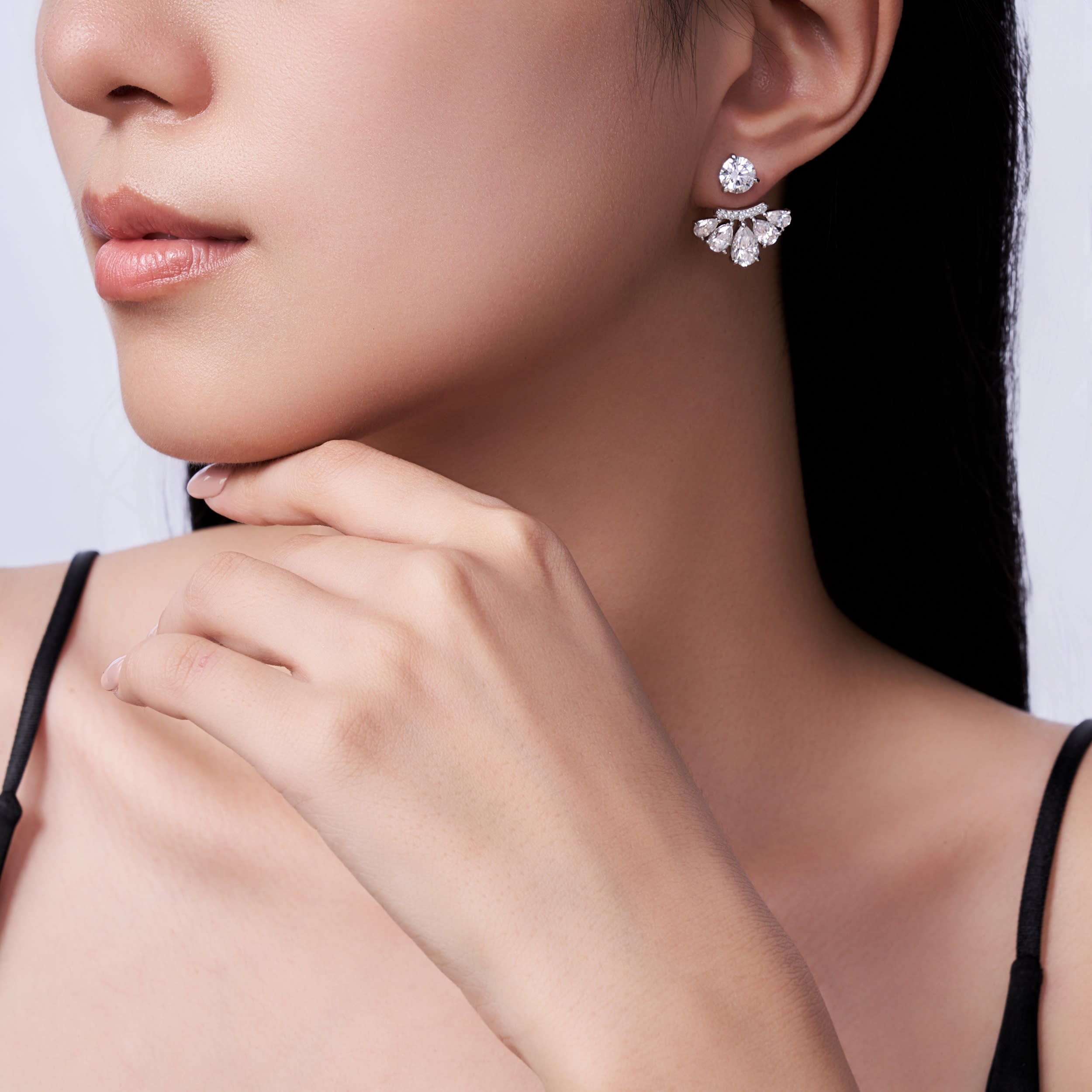A Luxurious And Fashionable Minimalist Jewelry Earring Set Featuring Top-quality Moissanite Stones, Made Of S925 Silver Electroplated With Platinum. view 5