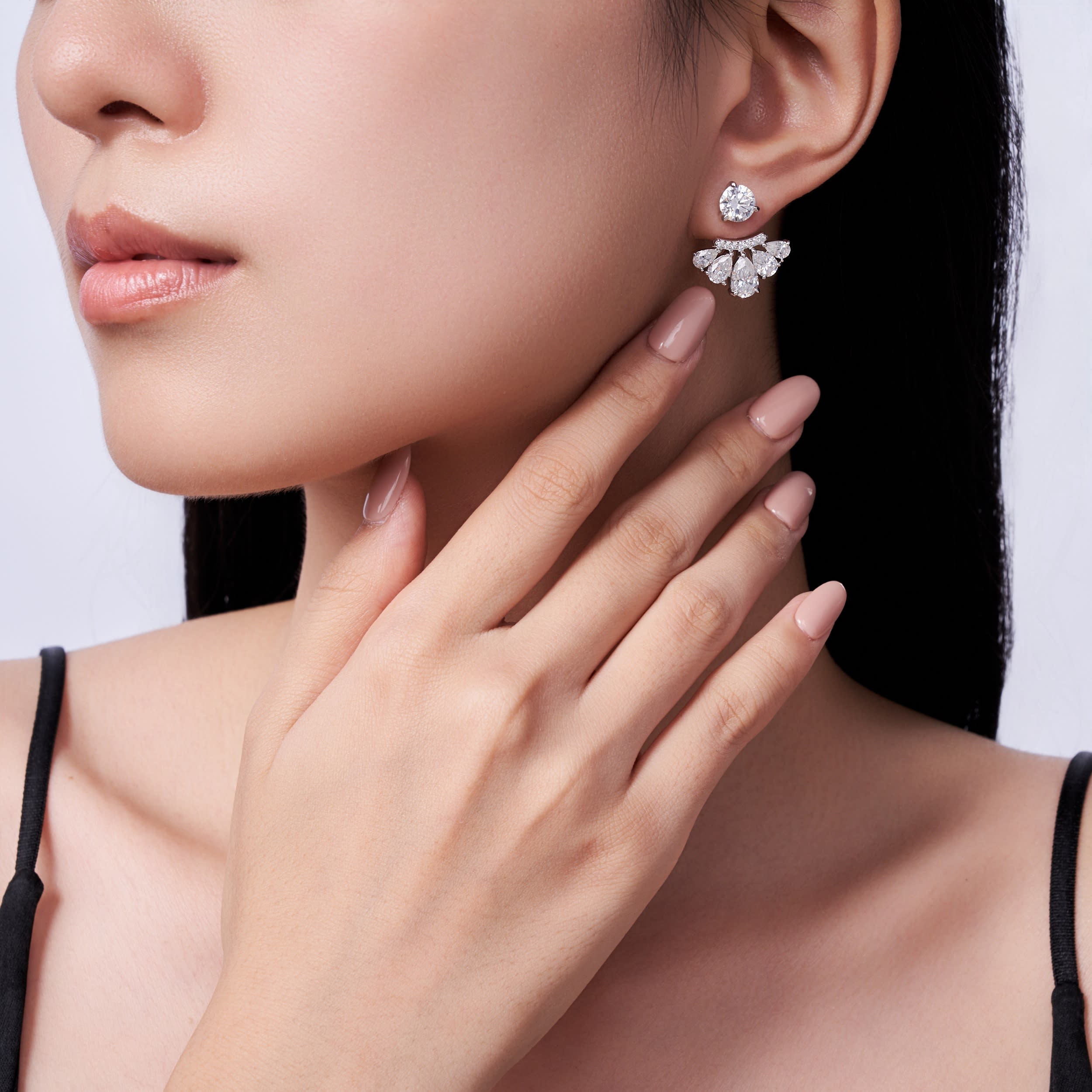 A Luxurious And Fashionable Minimalist Jewelry Earring Set Featuring Top-quality Moissanite Stones, Made Of S925 Silver Electroplated With Platinum. view 4