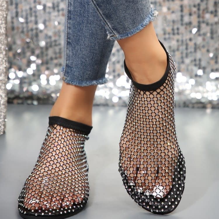 New Hollow Flat Sandals With Rhinestone Design Summer Fashion Round Toe Shoes For Women view 5