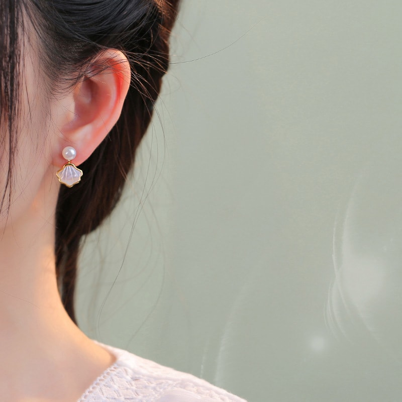 S925 Sterling Silver Small French Style Retro Elegant Stud Earrings High-grade view 8