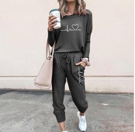 Women's Long Sleeve Suit Fashion Pullover Top And Pockets Drawstring Long Pants Solid Color Casual Sports Trouser Suit Clothing view 11