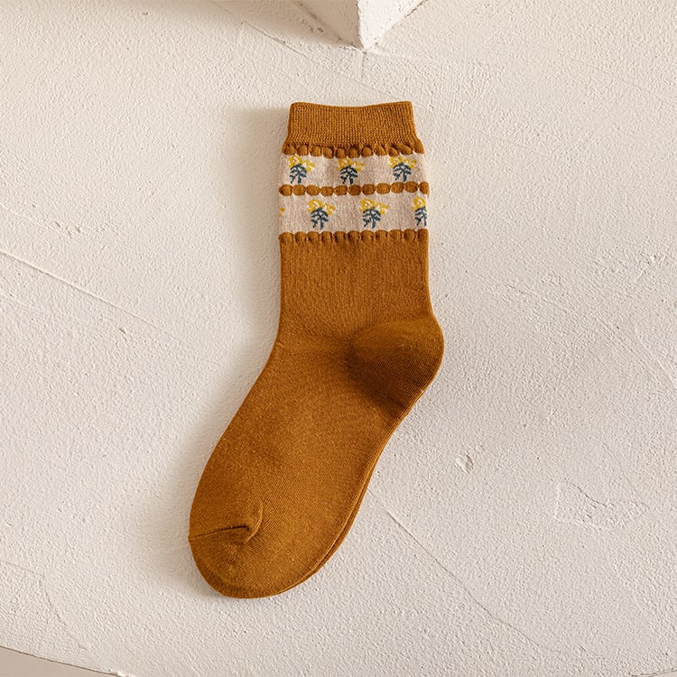Women's Fashionable And Versatile Retro Mid-calf Socks view 6