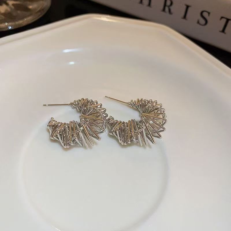 Interlaced Geometric Metal Earrings For Stylish Ladies. French Retro Niche Design, Cool Minimalist Vibe, Visually Slimming And Trendy. view 1