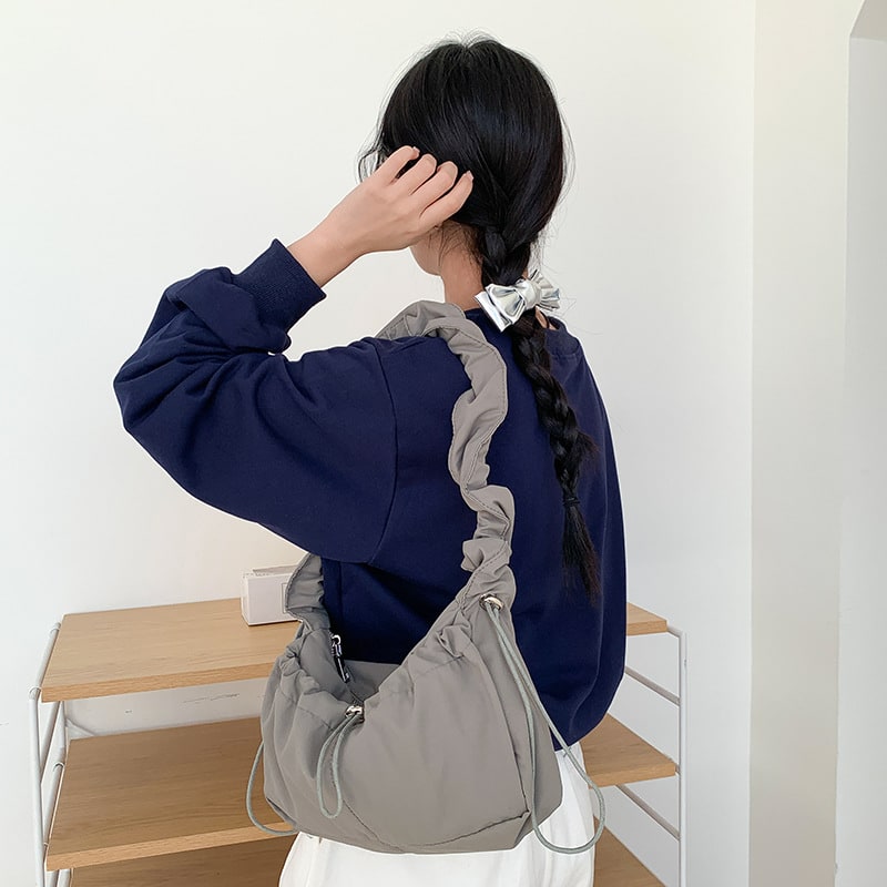 Pleated Armpit Cloud Simple Graceful Korean Style Shoulder Bag view 8