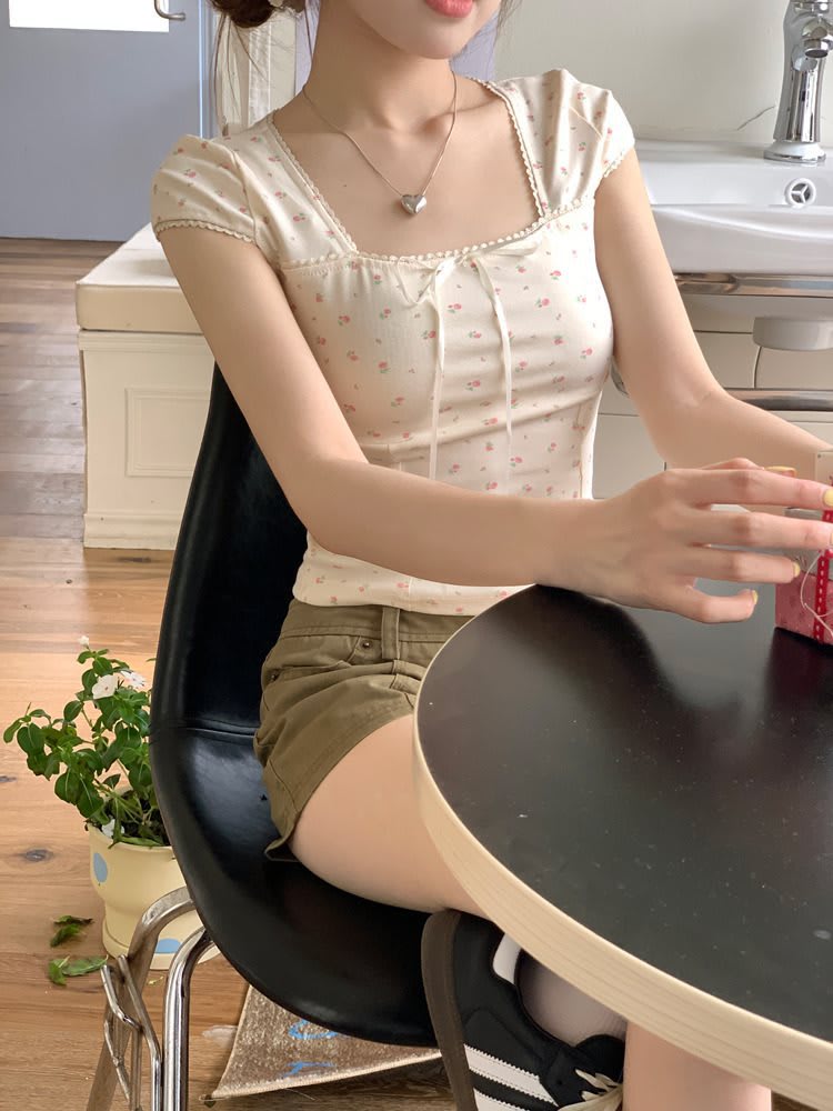 Women's Summer Slim Fit Niche Chic Square Collar Short Sleeve T-shirt Top view 3