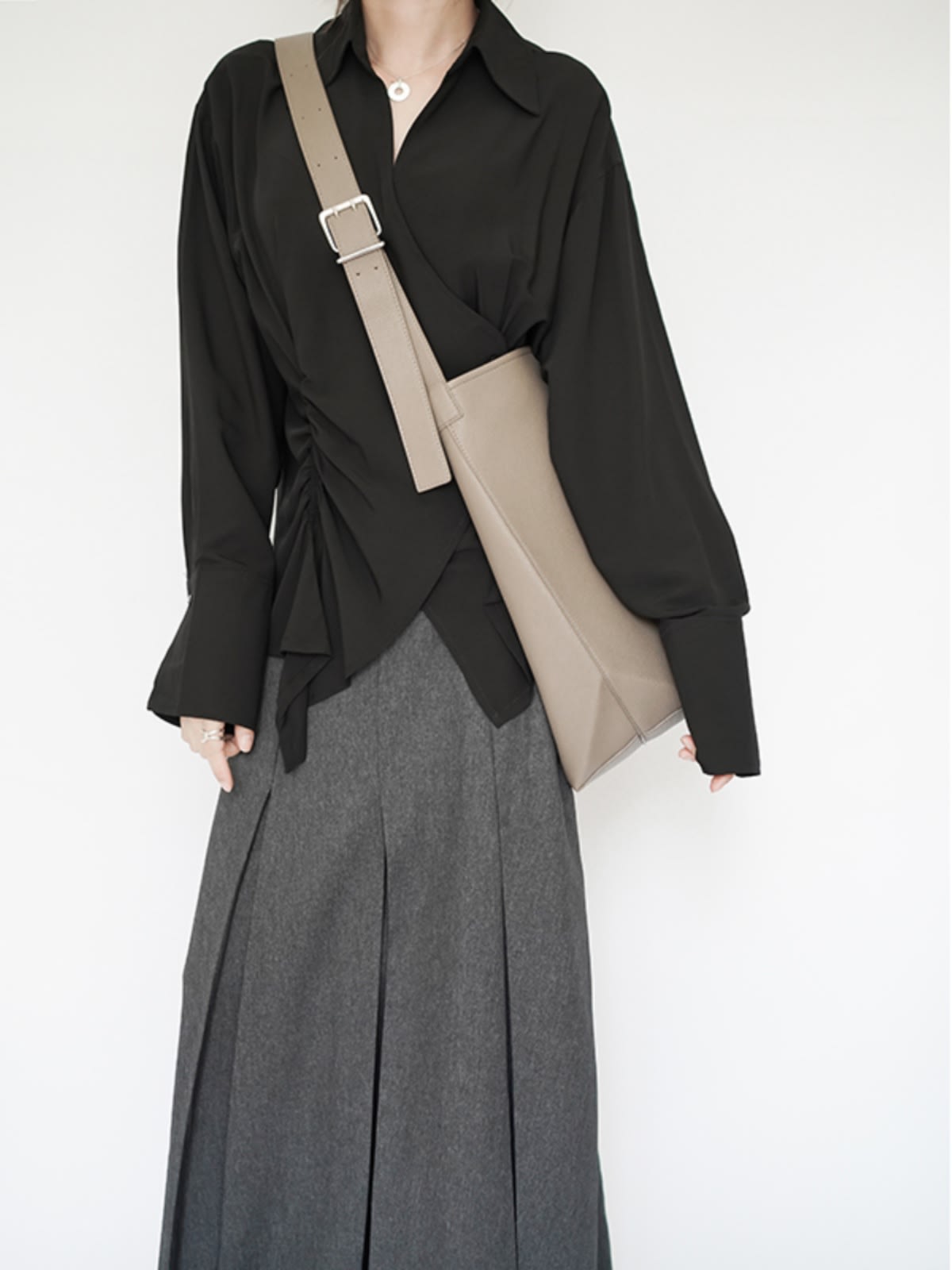 Large Capacity Solid Color Simple Lychee Pattern Bucket Bag view 6