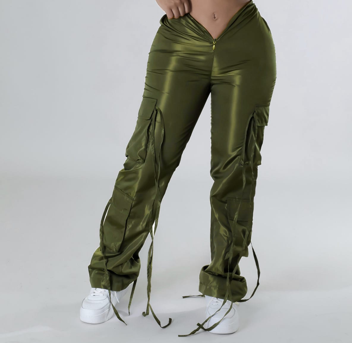 Women's Zipper Closure Strap Solid Color Green Casual Trousers view 22