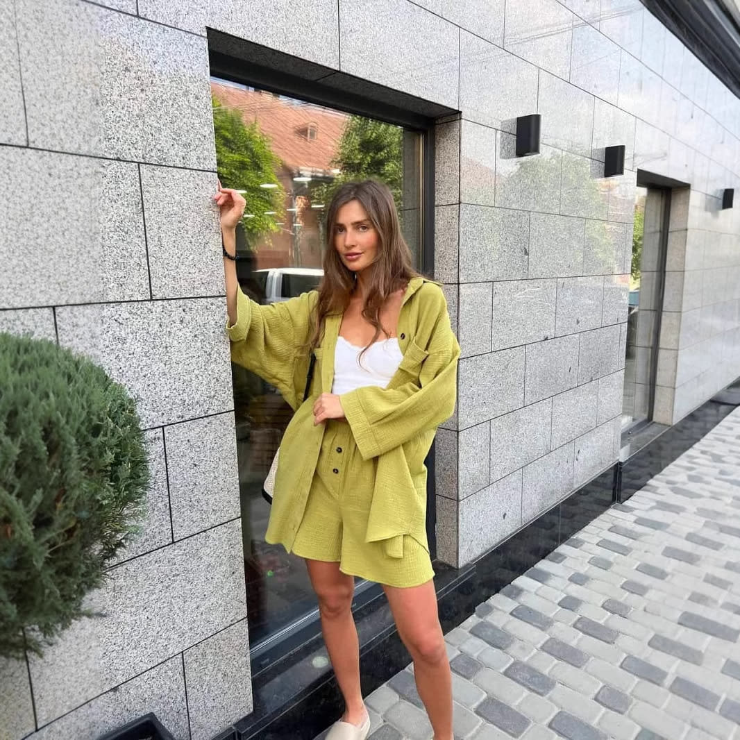 Women's Solid Color Cardigan Breasted Top Fashion Shorts Two-piece Set view 7