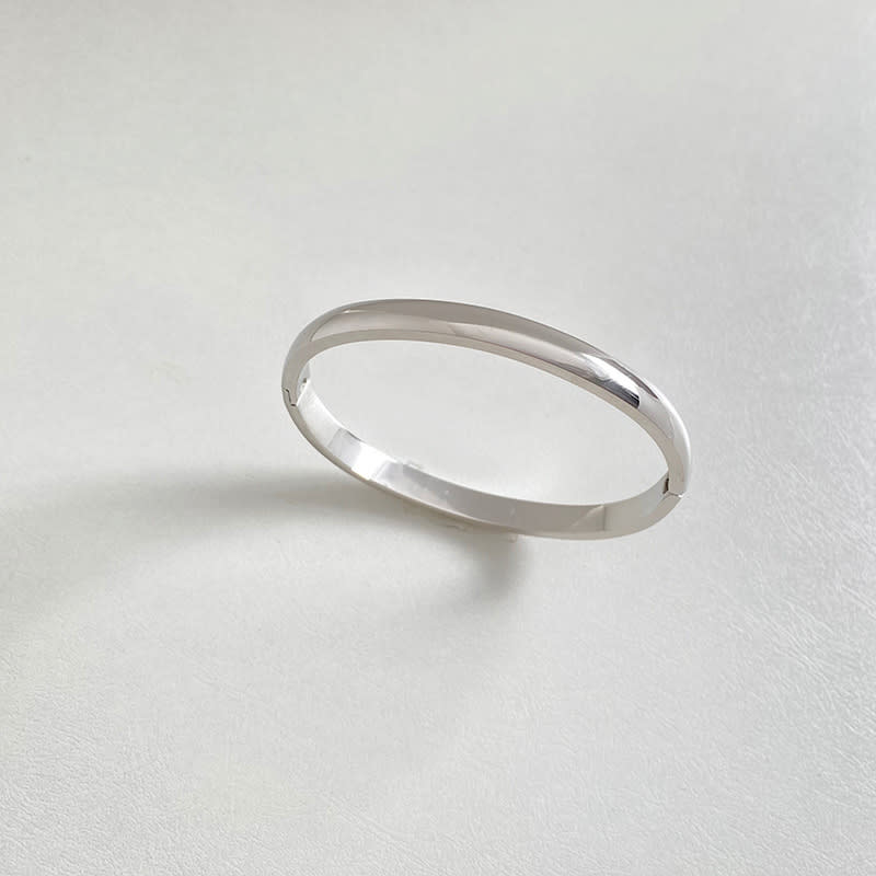 Retro Minimalistic Buckle Simple Bracelet Gold Bracelet view 2