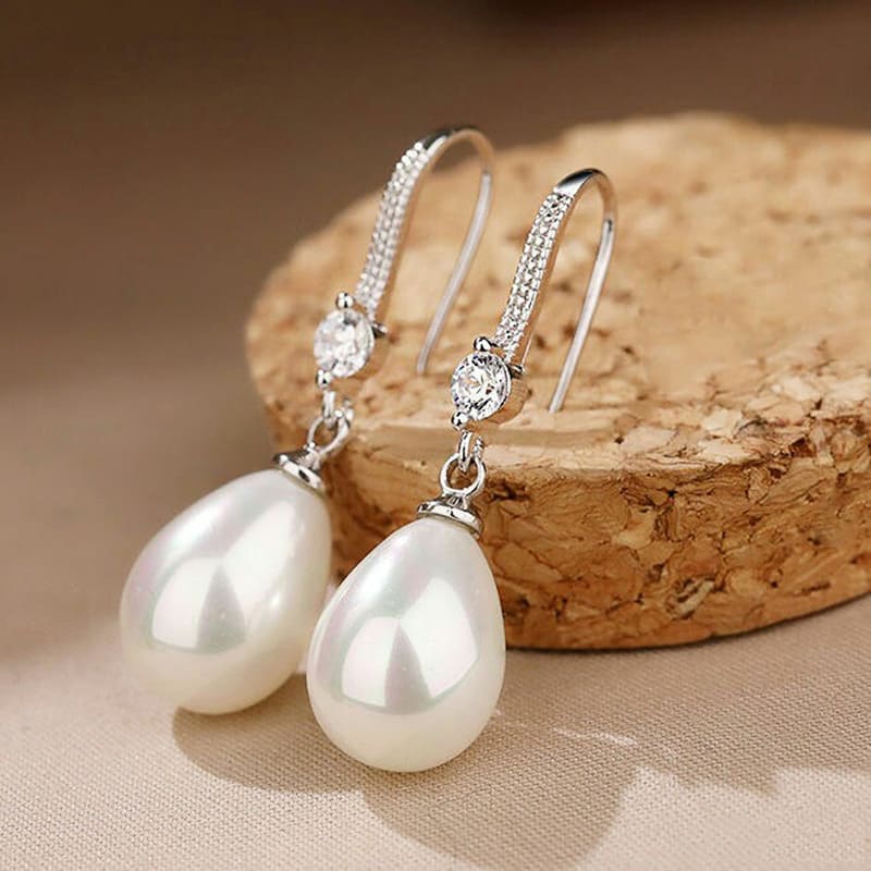 Women's Elegant Drop-shaped Imitation Pearl Long Earrings view 4
