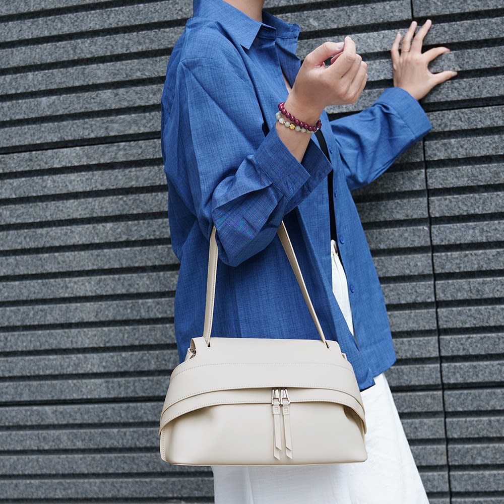 Design Handbag Versatile Travel Saddle Crossbody Bag view 7