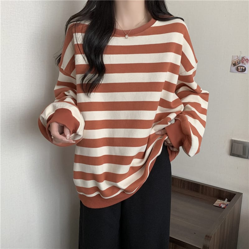 Retro Printed Crew Neck Sweatshirt Women view 16