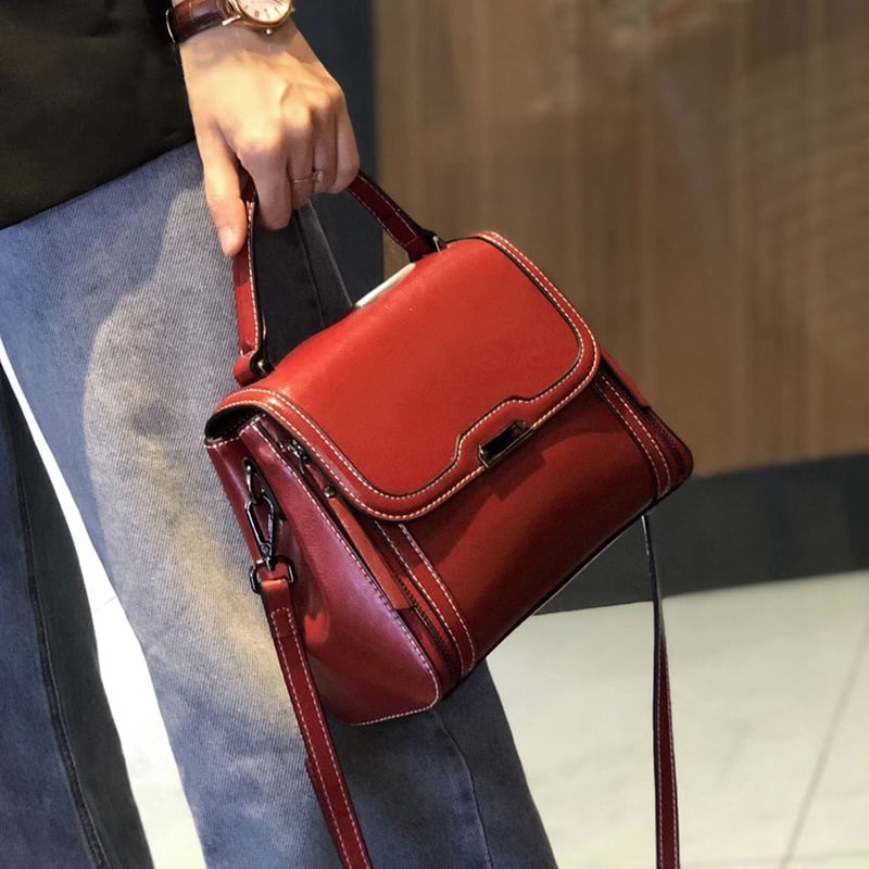 Women's Leather Simple Large Capacity Fashion Messenger Bag view 9