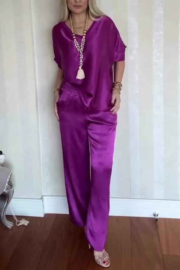 Women's Comfortable V-neck Satin Short-sleeved Two-piece Suit view 2