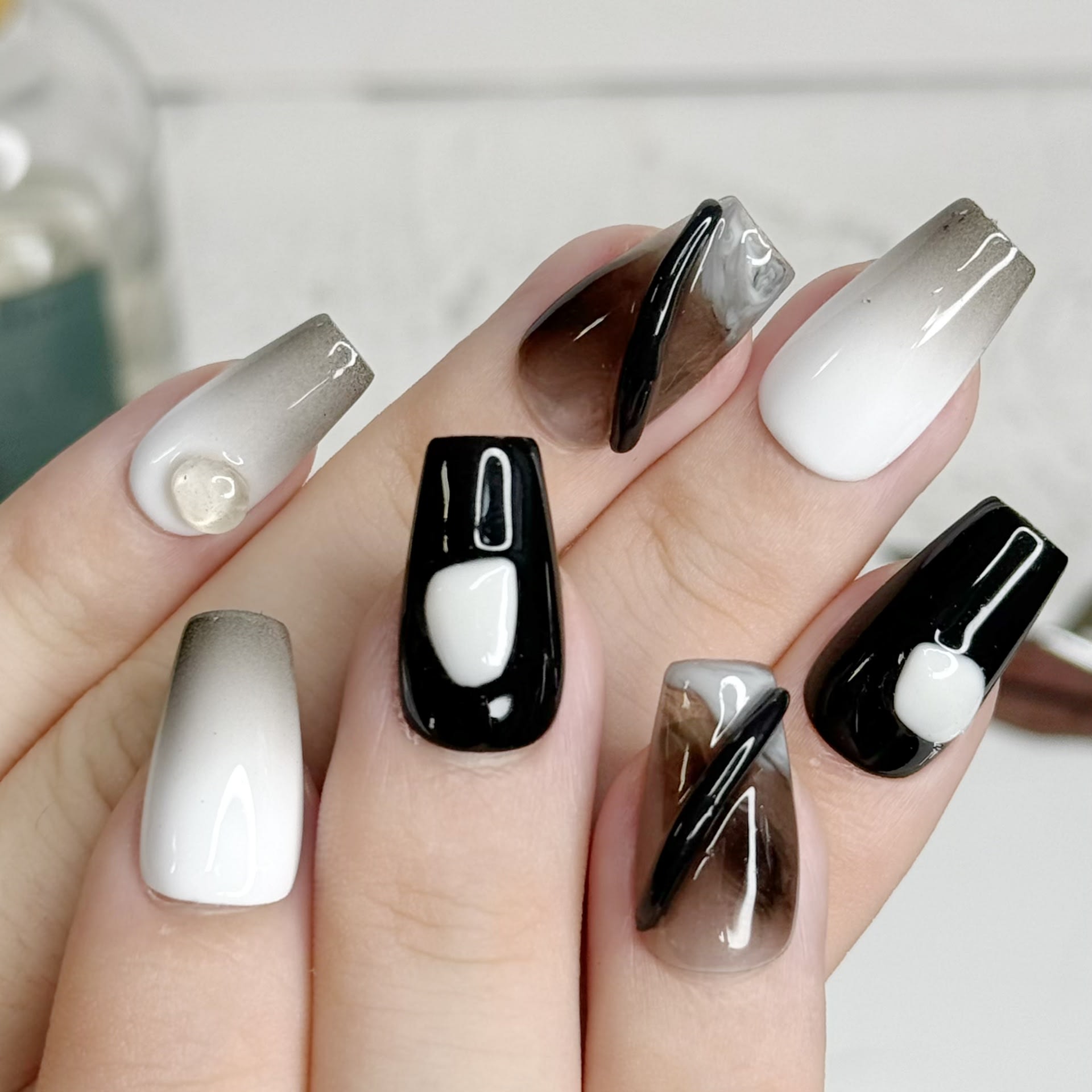 Women's Black And White Blooming T-shaped Manicure view 5