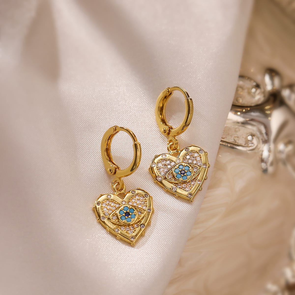 Fashion Jewelry Personality Copper Plated Real Gold Heart-shaped Zircon Pendant Necklace And Earrings Suite view 3