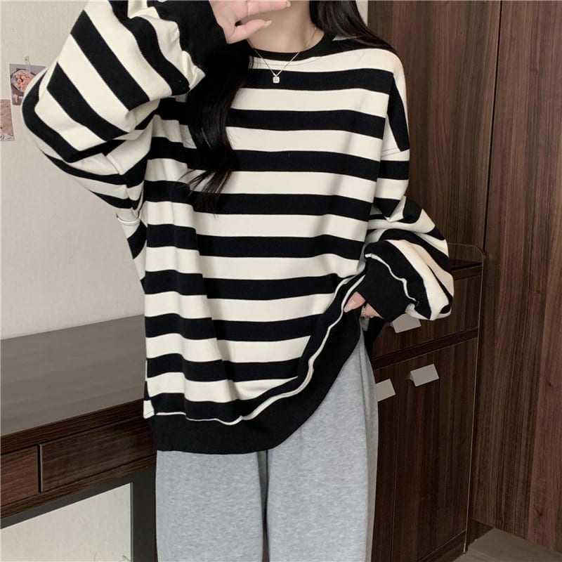 Retro Printed Crew Neck Sweatshirt Women view 5