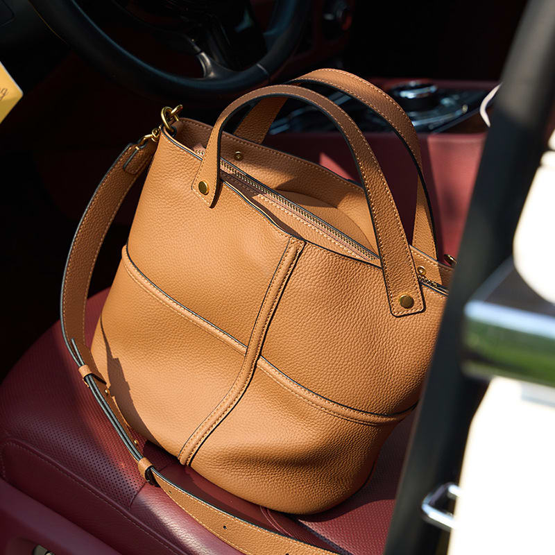 Women's Elegant One-shoulder Crossbody Bag view 3