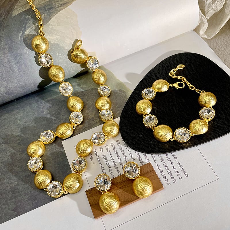 Women's Light Luxury Elegant Gold Necklace Middle-ancient Clavicle Chain view 5