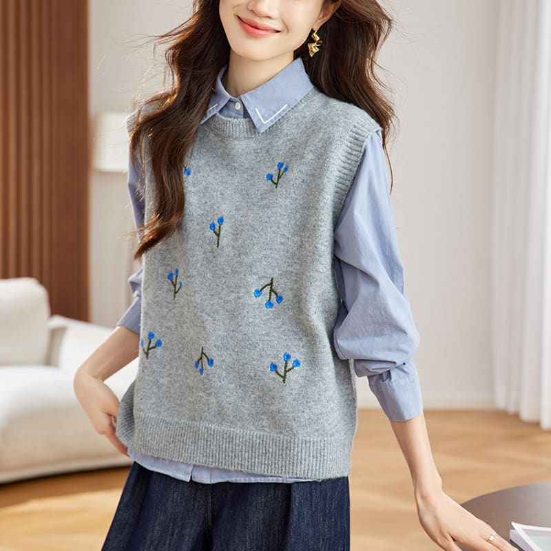 Knitted Vest Spring Women's Design Sense V-neck Buttons view 4