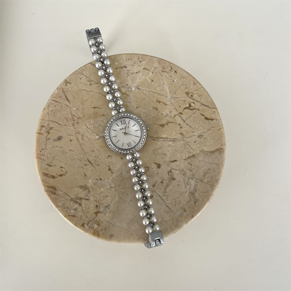 Exquisite Classic Style Good-looking Pearl Bracelet Watch view 2