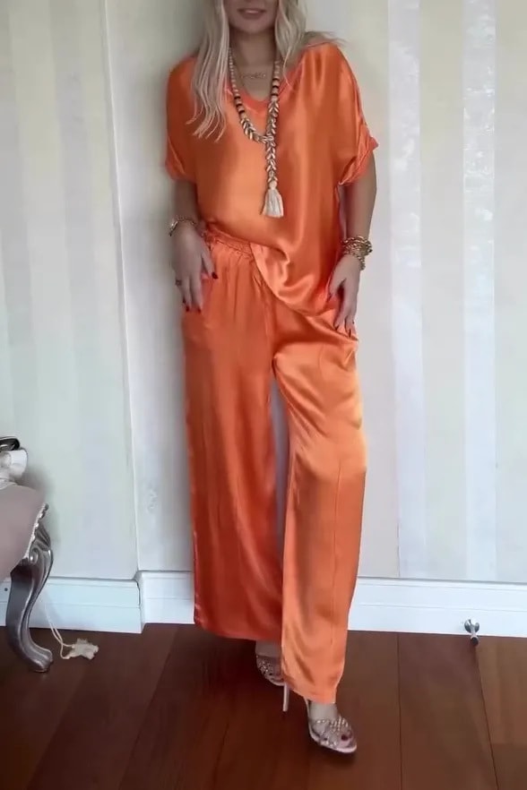 Women's Comfortable V-neck Satin Short-sleeved Two-piece Suit view 3