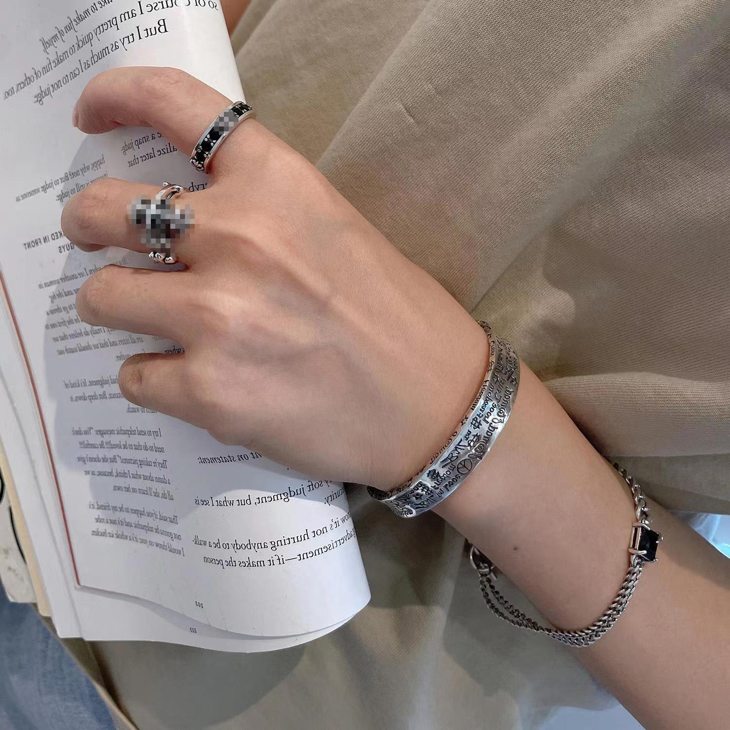 Retro Graffiti High-grade Bracelet Mild Luxury Retro Exquisite Cold Style All-matching view 33