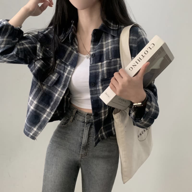 Short Long Sleeve Plaid Shirt Fashion Baggy Coat view 3