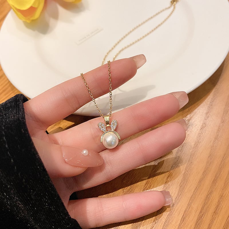 Necklace view 18