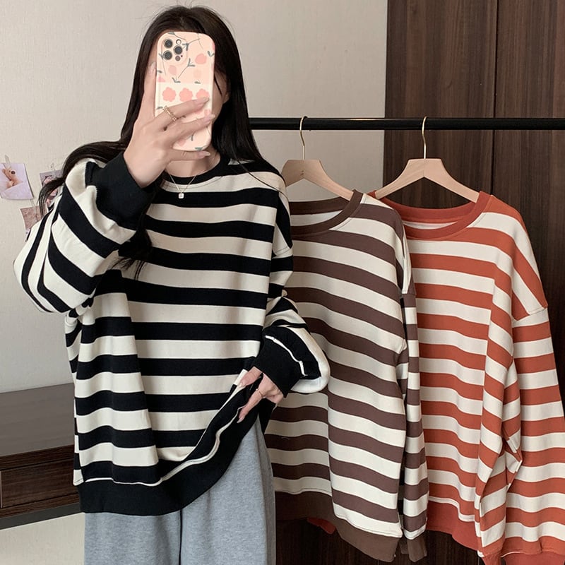 Retro Printed Crew Neck Sweatshirt Women view 3