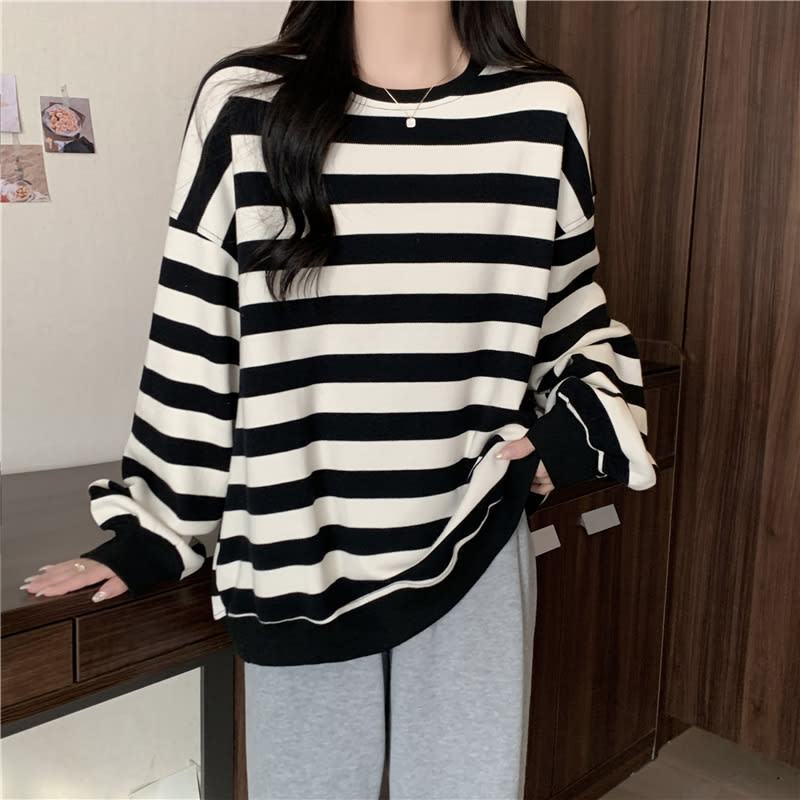 Retro Printed Crew Neck Sweatshirt Women view 2