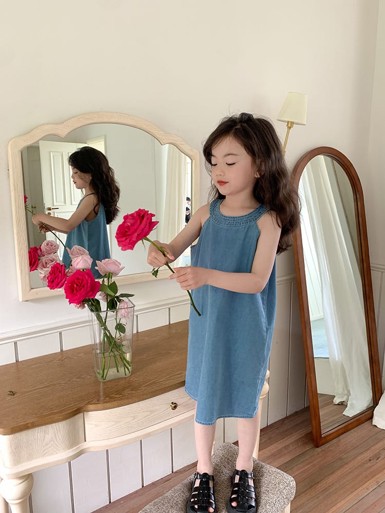 Medium And Large Girls Halter Denim Skirt Fashionable Sleeveless view 7