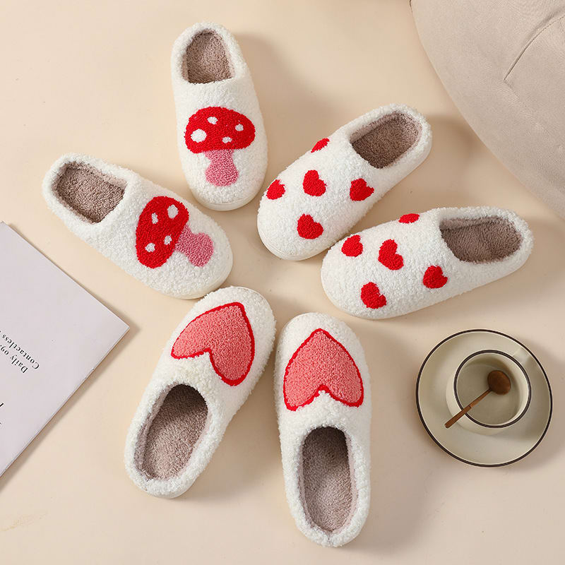 Plush Home Slippers Cartoon Love Style view 3