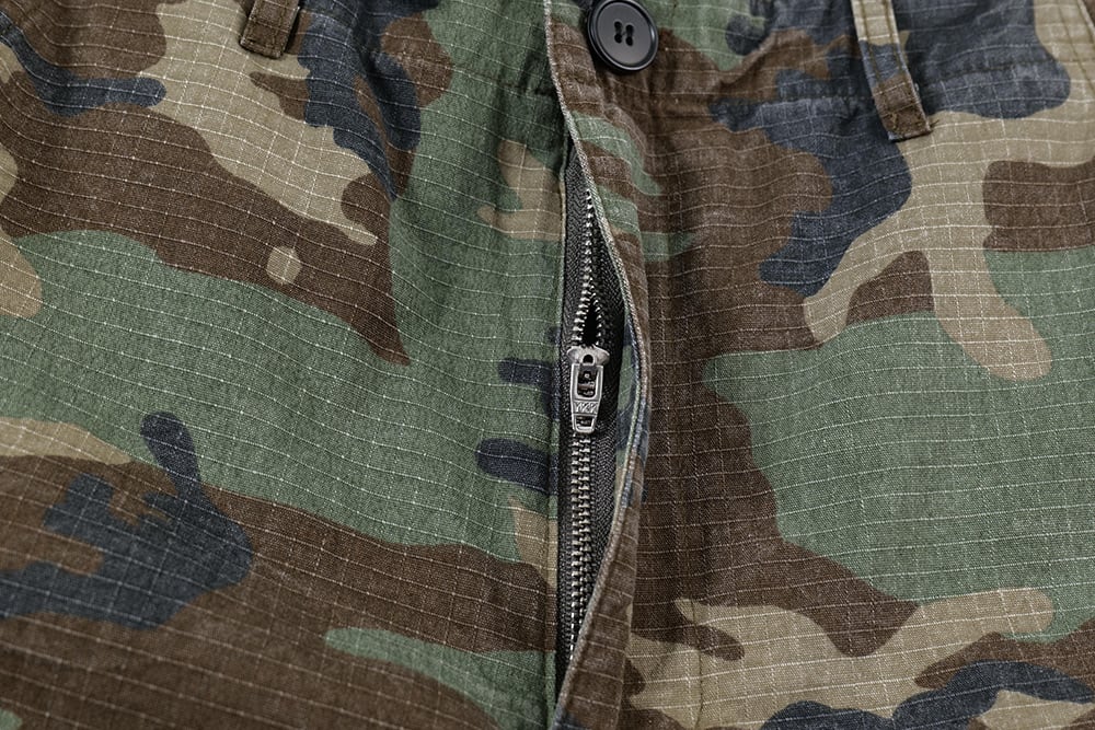 Camouflage Workwear Five-point Pants For Men view 9