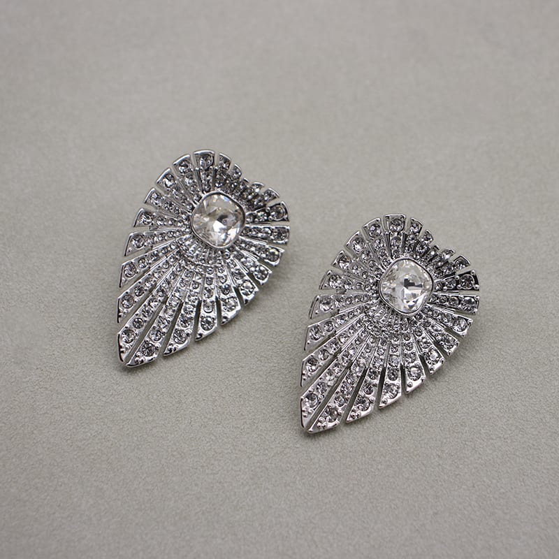 Niche Leaf-shapepd Stud Earrings Full Zirconium Inlaid Platinum view 5