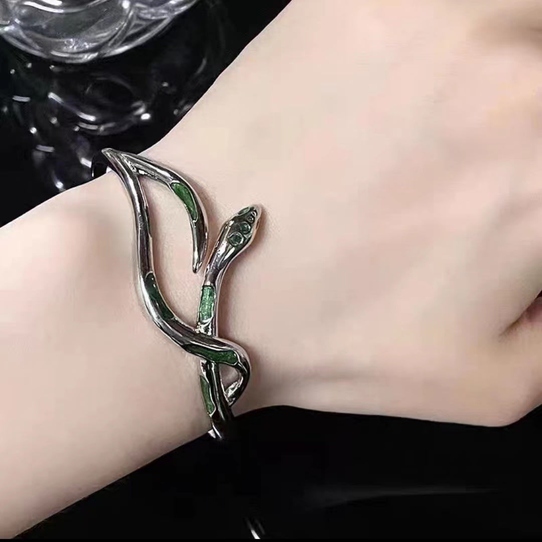 Retro Graffiti High-grade Bracelet Mild Luxury Retro Exquisite Cold Style All-matching view 7