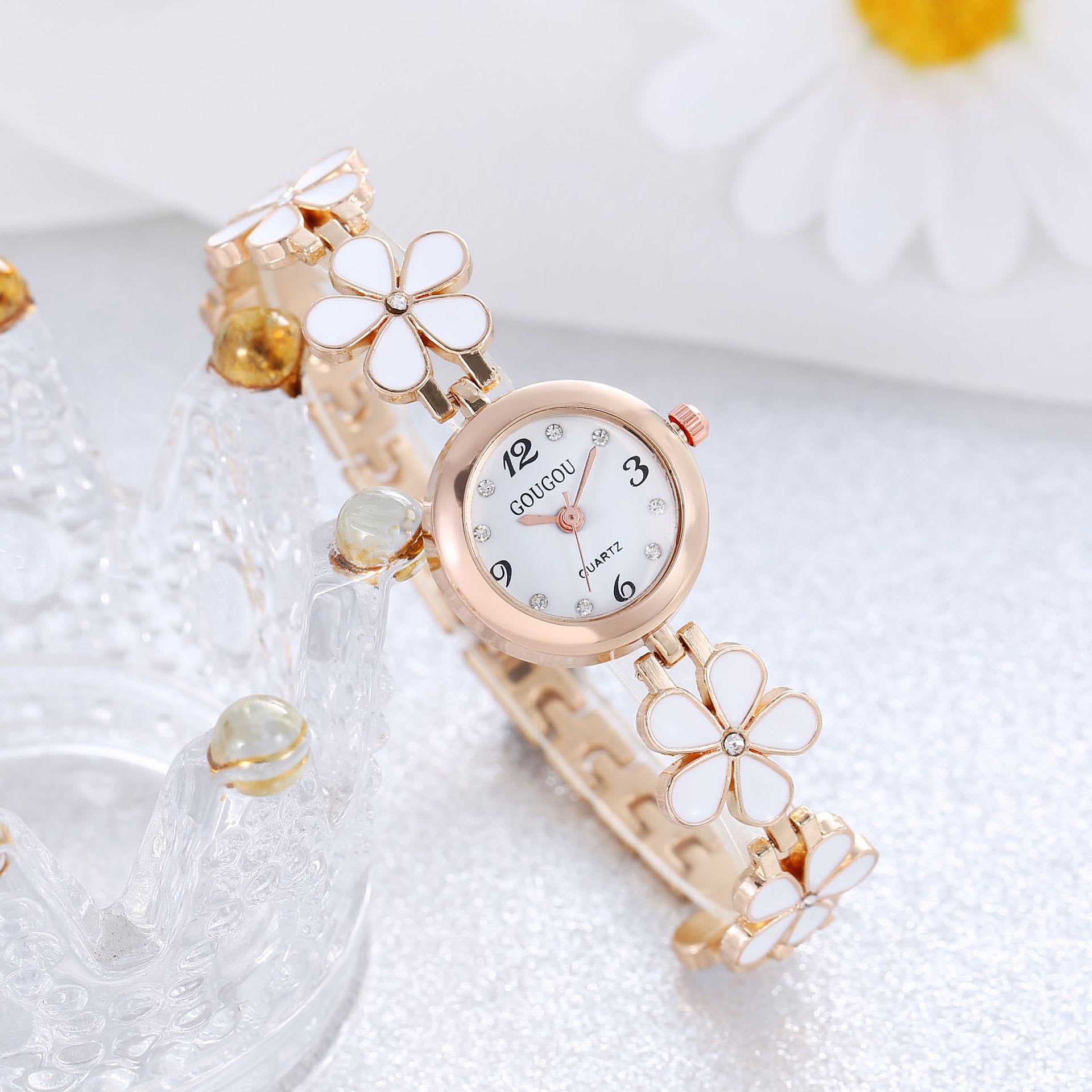 Ladies Petal Patterned Quartz Watch Bracelet Set view 16