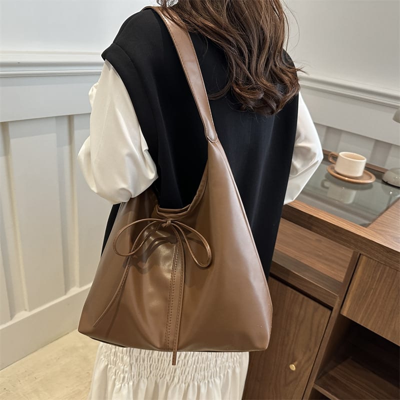 Fashionable Stylish Shoulder Texture Large Capacity Niche Design Bag view 5
