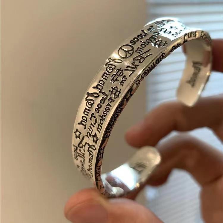 Retro Graffiti High-grade Bracelet Mild Luxury Retro Exquisite Cold Style All-matching view 11